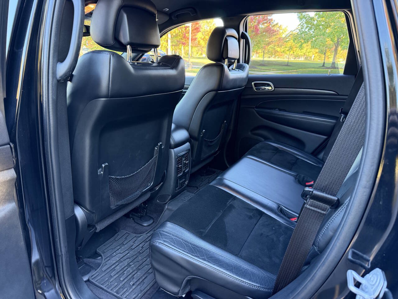 Used 2017 Jeep Grand Cherokee Altitude AWD/4WD image 31