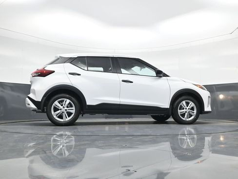 New 2025 Nissan Kicks Play S image 24