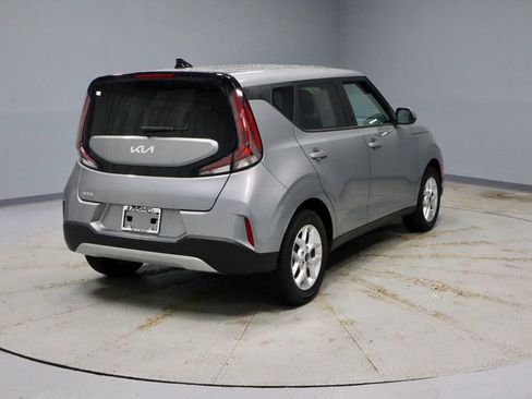 Used 2025 Kia Soul LX image 10