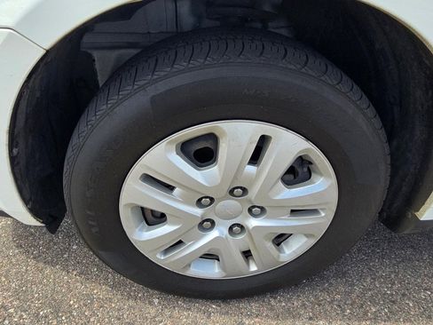 Used 2020 Dodge Journey SE FWD image 9