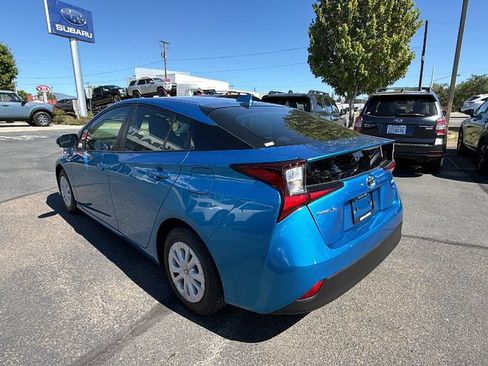 Used 2022 Toyota Prius L Eco FWD image 6