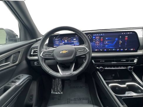 Used 2026 Chevrolet Traverse LT FWD image 35