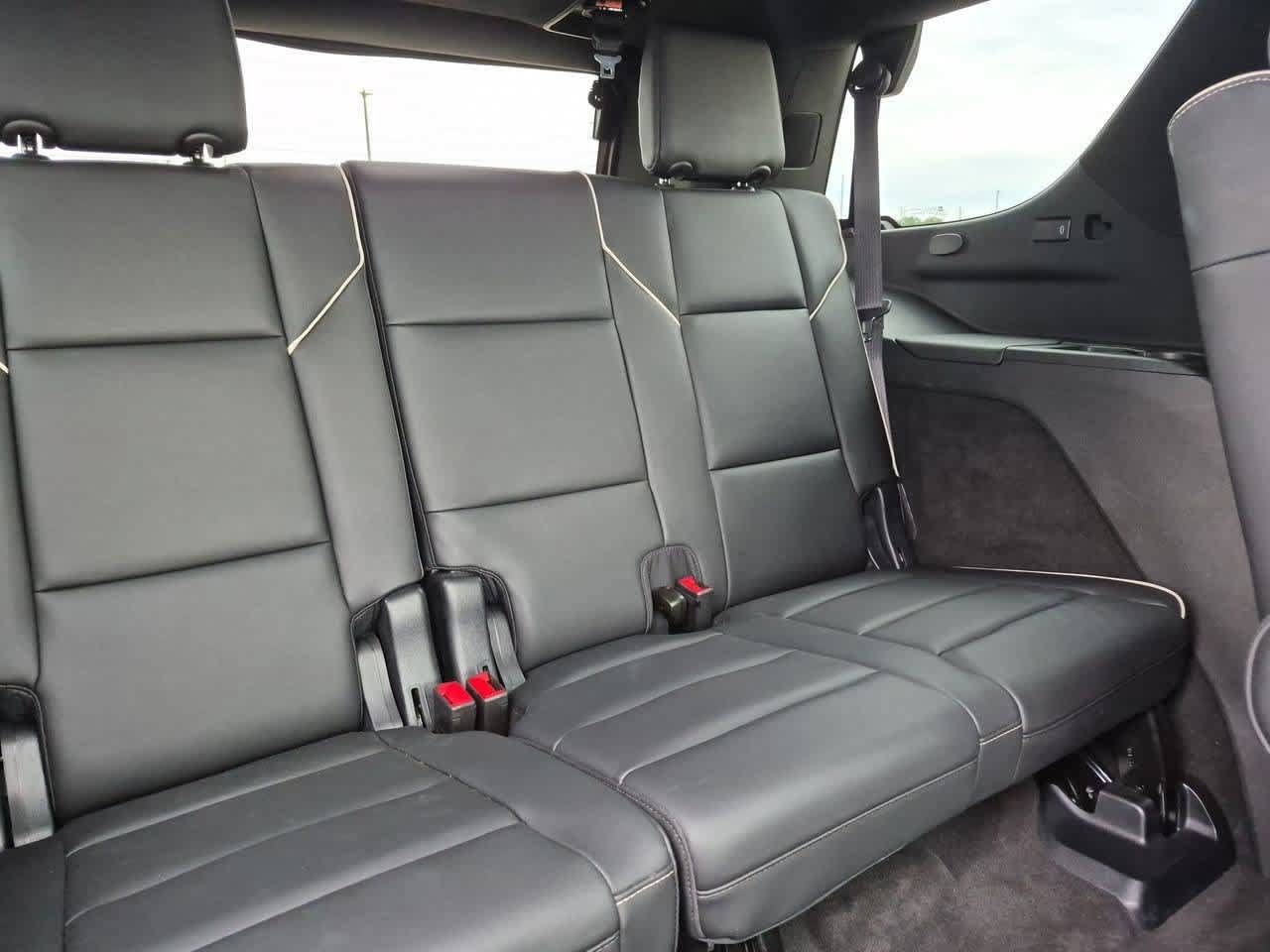 Used 2023 Cadillac Escalade Premium Luxury AWD/4WD image 23