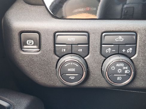 Used 2025 Chevrolet Silverado 1500 RST w/ Convenience Package II AWD/4WD image 23