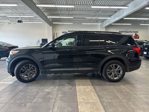 Used 2023 Ford Explorer XLT w/ Equipment Group 202A AWD/4WD image 15