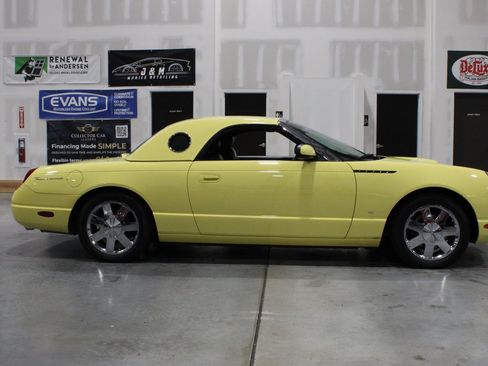 Used 2002 Ford Thunderbird RWD image 25