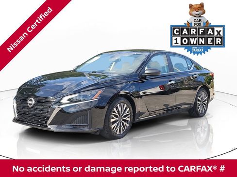 Certified 2025 Nissan Altima 2.5 SV FWD image 1