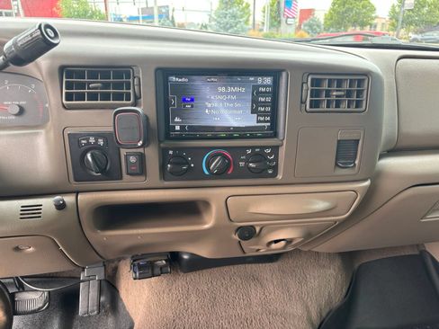 Used 2001 Ford F350 Lariat AWD/4WD image 16