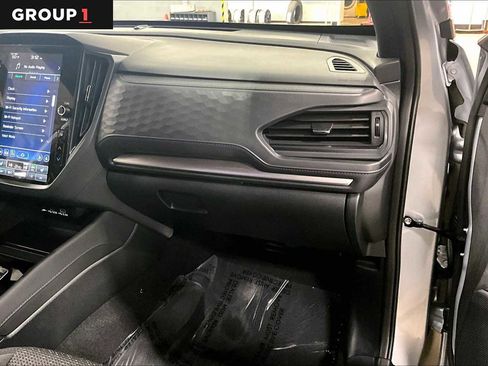 Used 2025 Subaru Forester Premium image 19