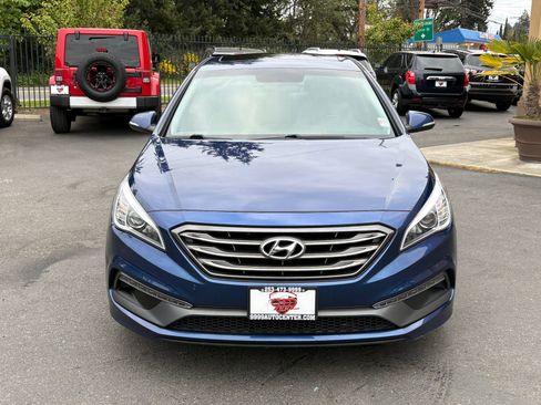 Used 2016 Hyundai Sonata Sport w/ Option Group 1V FWD image 2