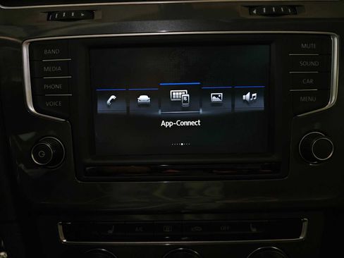 Used 2017 Volkswagen Golf Alltrack SE image 28