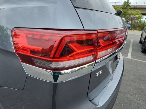 Certified 2024 Volkswagen Atlas SE FWD image 36
