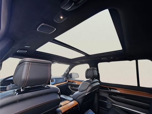 Used 2024 Jeep Grand Wagoneer L Series III image 79