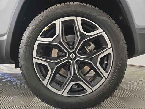 Used 2025 Rivian R1S Adventure AWD/4WD image 10
