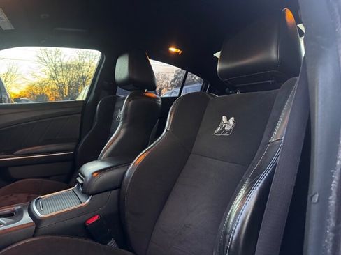 Used 2019 Dodge Charger Scat Pack w/ Technology Group image 17