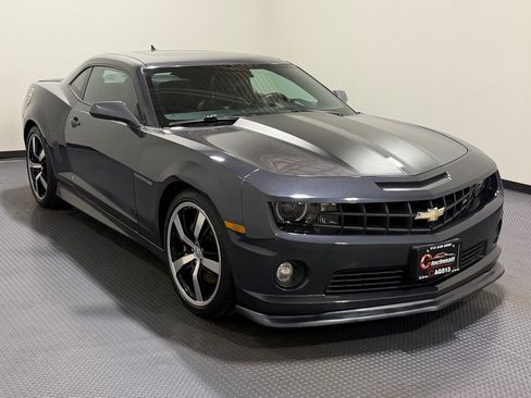 Used 2010 Chevrolet Camaro SS w/ LPO, Ground Effects Package RWD image 4