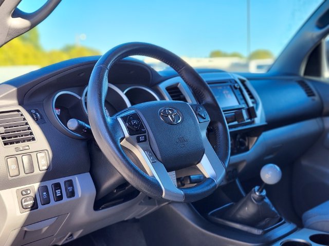 Used 2015 Toyota Tacoma 4x4 Double Cab w/ TRD Sport Package image 19