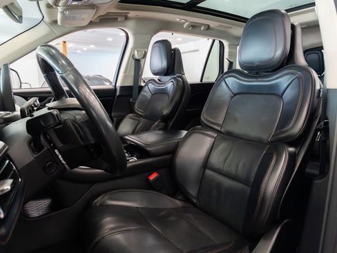 Used 2021 Lincoln Aviator Reserve w/ Equipment Group 210A image 17