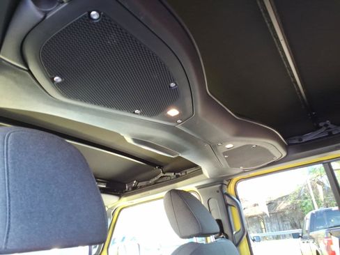 Used 2024 Jeep Wrangler Unlimited w/ Convenience Group image 9