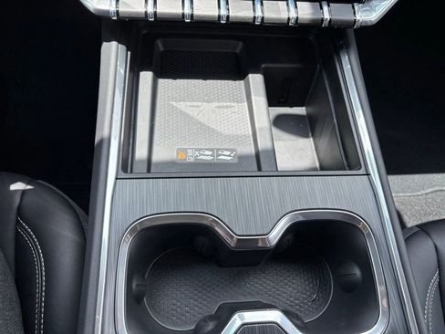 New 2025 GMC Acadia Elevation w/ Elevation Premium Package image 30