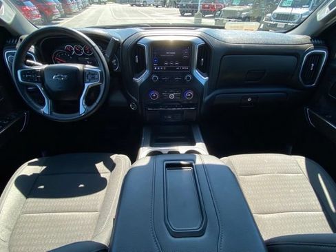 Used 2022 Chevrolet Silverado 1500 LT Trail Boss w/ Bed Protection Package AWD/4WD image 27