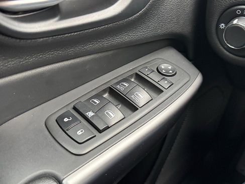 Used 2021 Jeep Cherokee Latitude image 15