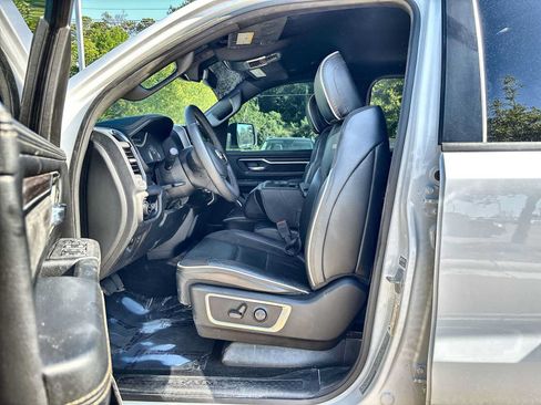 Used 2025 RAM 1500 Laramie AWD/4WD image 2