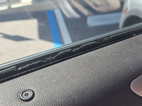 Used 2019 Lincoln MKC Premiere image 9