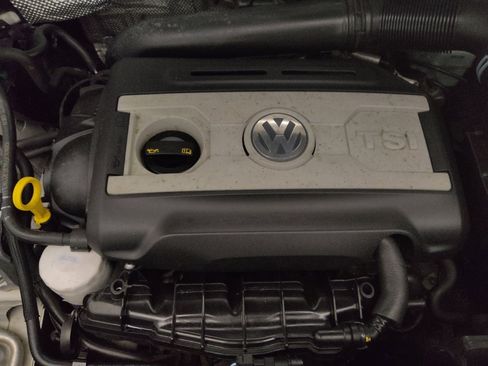 Used 2016 Volkswagen Tiguan S image 30