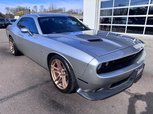 Used 2018 Dodge Challenger R/T Scat Pack w/ Leather Interior Group image 2
