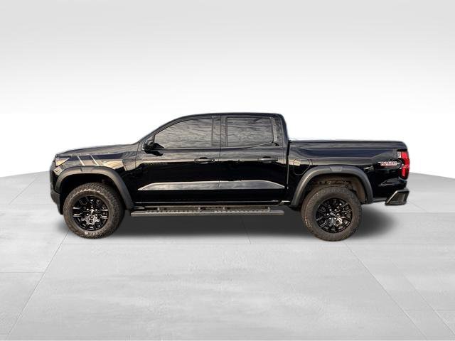 Used 2024 Chevrolet Colorado Trail Boss w/ Technology Package AWD/4WD image 3