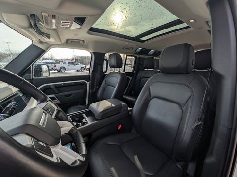 Used 2024 Land Rover Defender 110 S image 14