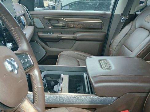 Used 2025 RAM 1500 Limited AWD/4WD image 4