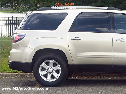 Used 2015 GMC Acadia SLE image 29
