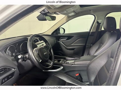 Used 2019 Jaguar F-PACE Prestige image 29