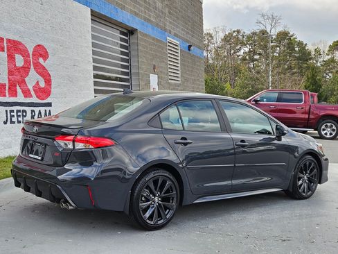 Used 2023 Toyota Corolla SE w/ SE Premium Package FWD image 7
