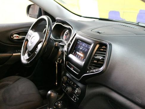 Used 2019 Jeep Cherokee Sport w/ Cold Weather Group AWD/4WD image 10