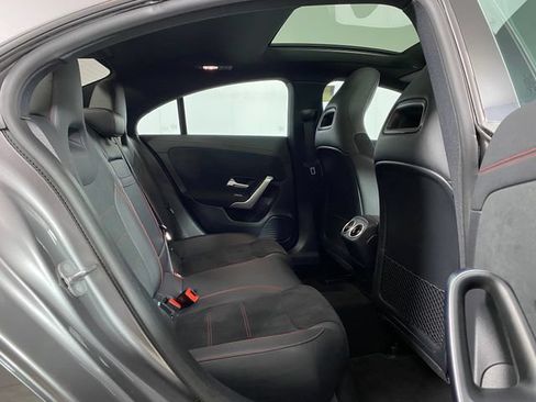 Used 2023 Mercedes-Benz CLA 250 4MATIC image 9