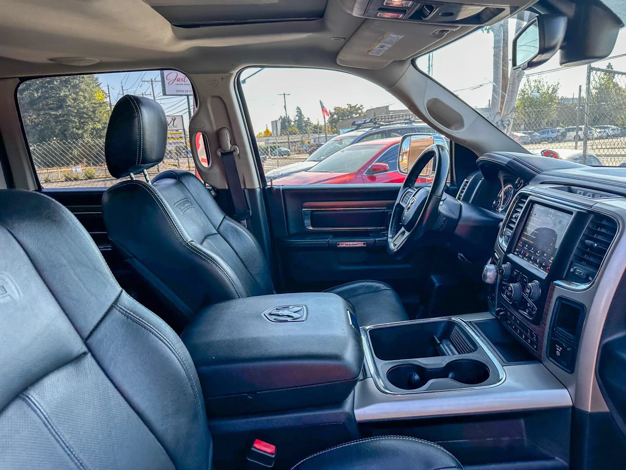 Used 2018 RAM 1500 Laramie w/ Convenience Group AWD/4WD image 37
