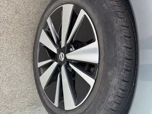 Used 2019 Nissan Altima 2.5 SV FWD image 7