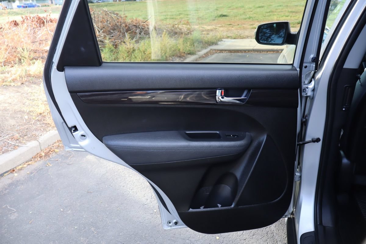 Used 2013 Kia Sorento LX AWD/4WD image 26