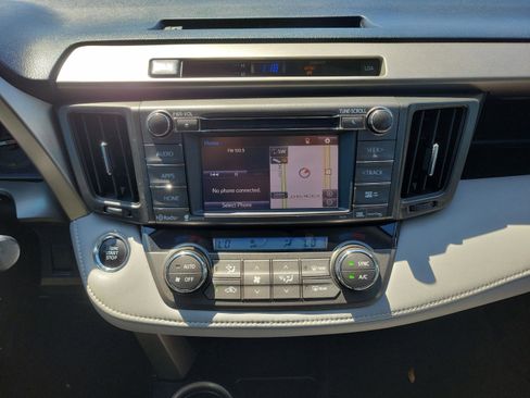 Used 2015 Toyota RAV4 Limited w/ Technology Package image 14