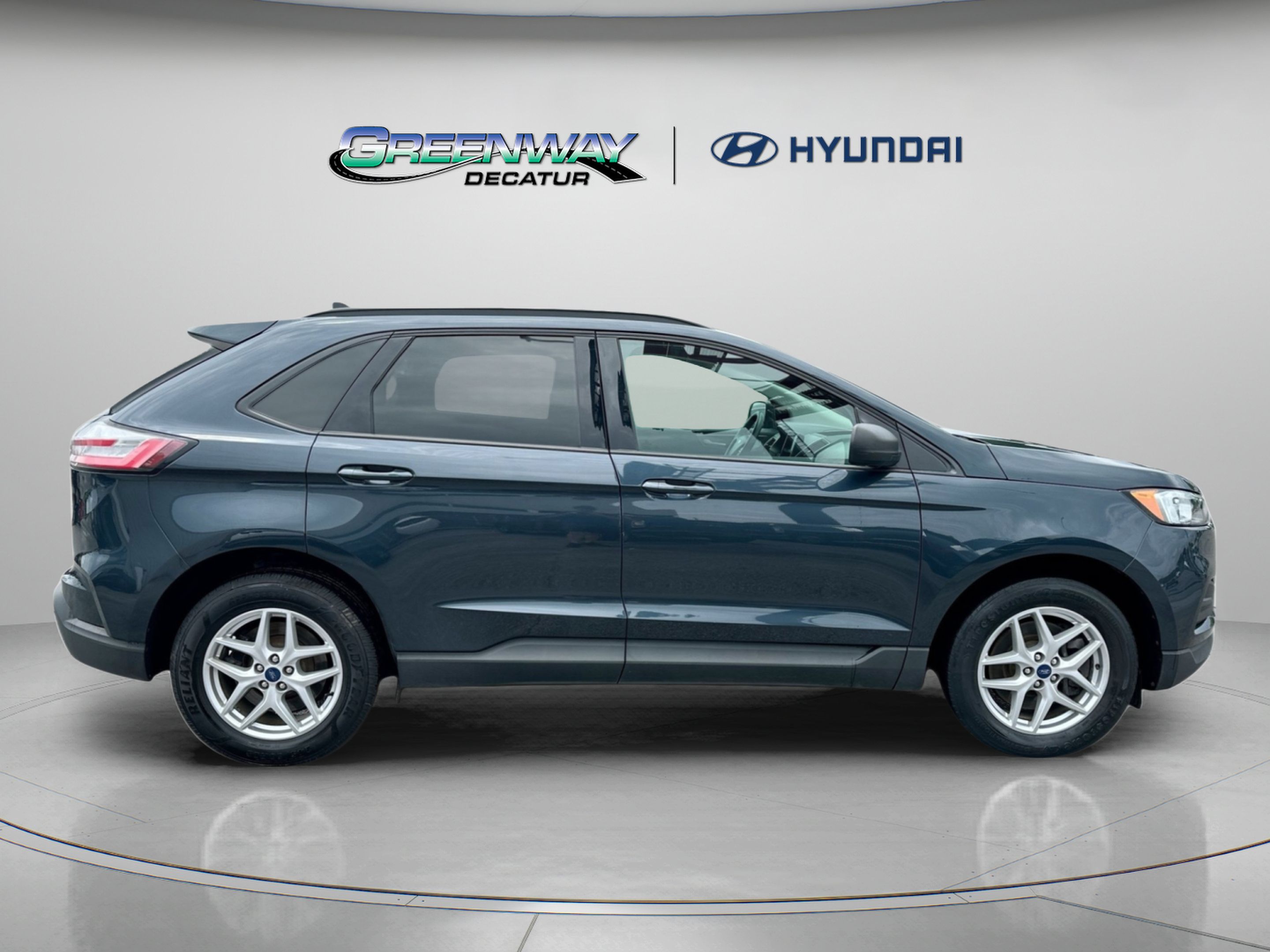 Used 2022 Ford Edge SE AWD/4WD image 9