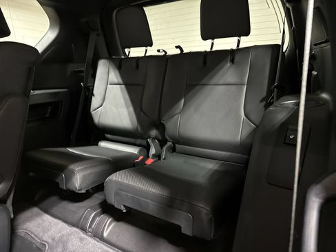 Used 2023 Lexus GX 460 Luxury w/ Sport Design Package AWD/4WD image 25