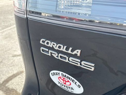 Used 2026 Toyota Corolla Cross LE FWD image 32