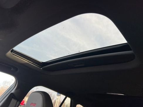 New 2026 Chevrolet Trax RS w/ Sunroof Package image 17