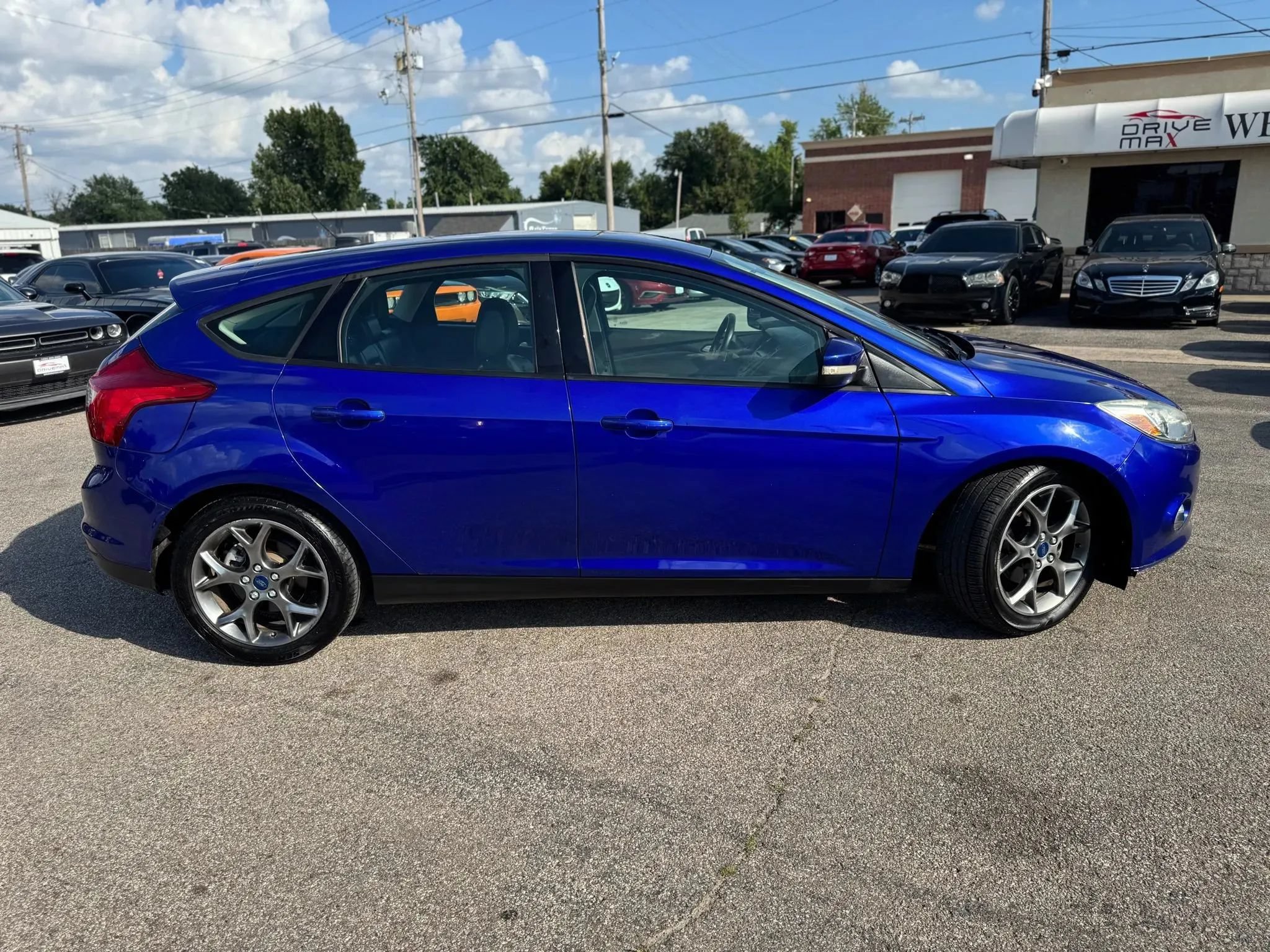 Used 2014 Ford Focus SE w/ Equipment Group 201A FWD image 2