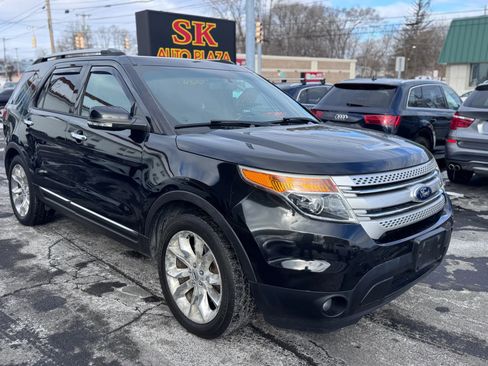 Used 2015 Ford Explorer XLT w/ Equipment Group 202A image 9