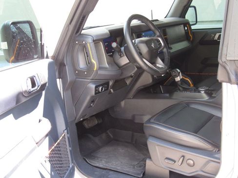 Used 2024 Ford Bronco Badlands AWD/4WD image 9