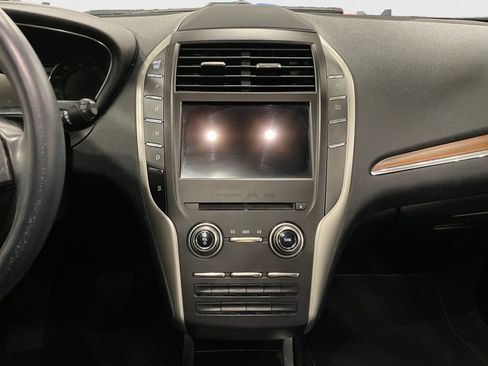 Used 2019 Lincoln MKC Select w/ Select Plus Package FWD image 11